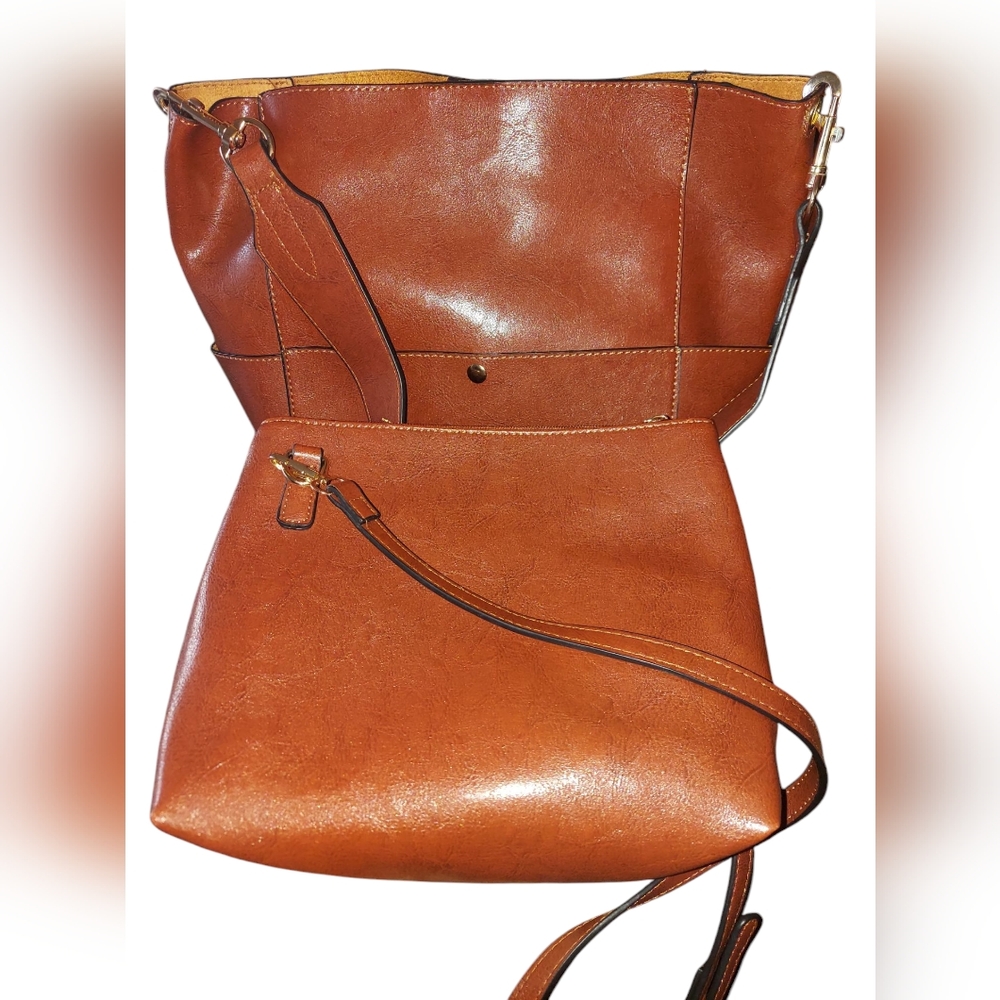 NWOT - 2 IN 1 BUCKET BAG